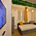 דירה Loft - Modern House בארי