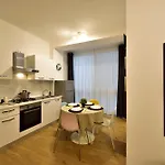 דירה Loft - Modern House בארי